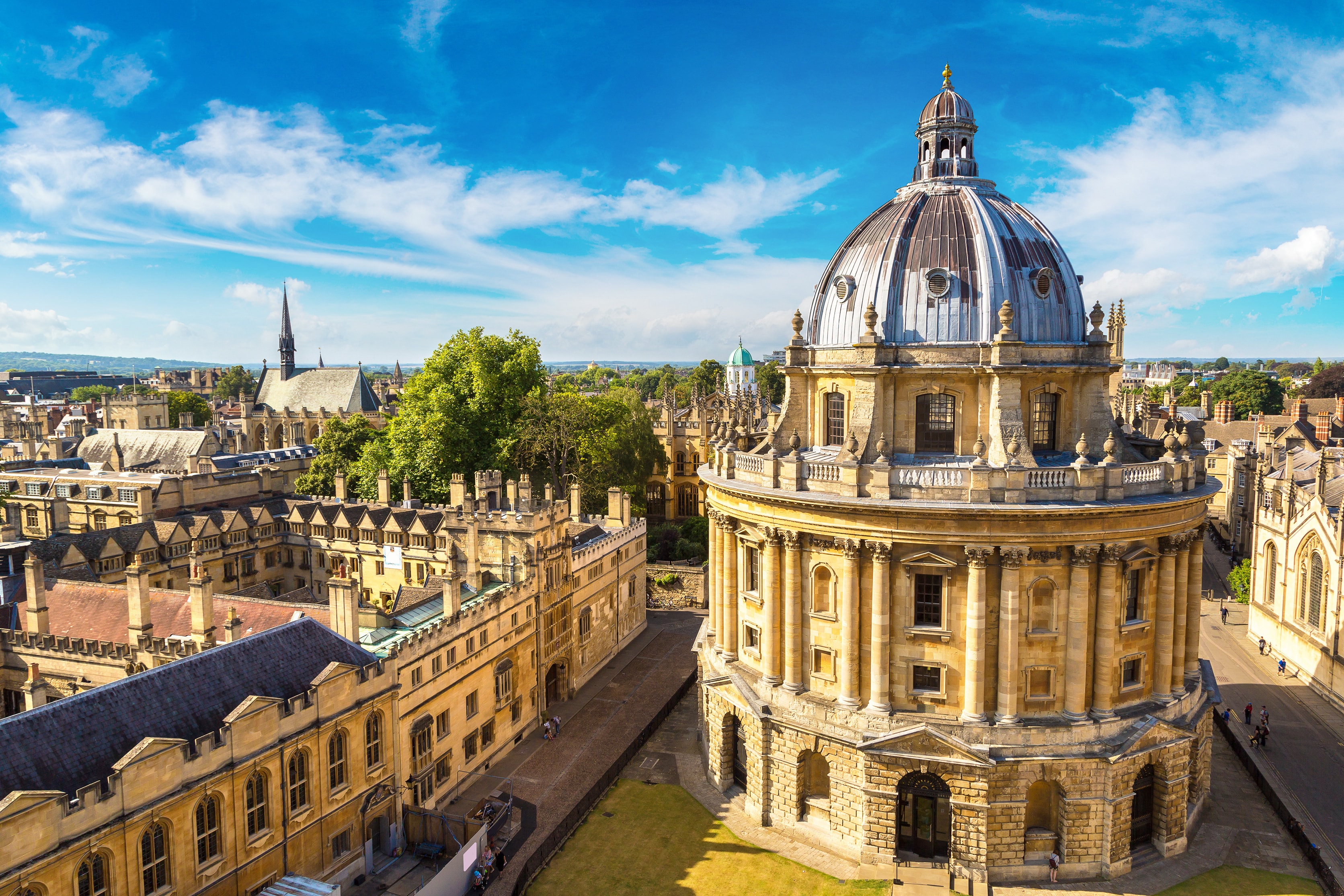 Professional UK visa experts office